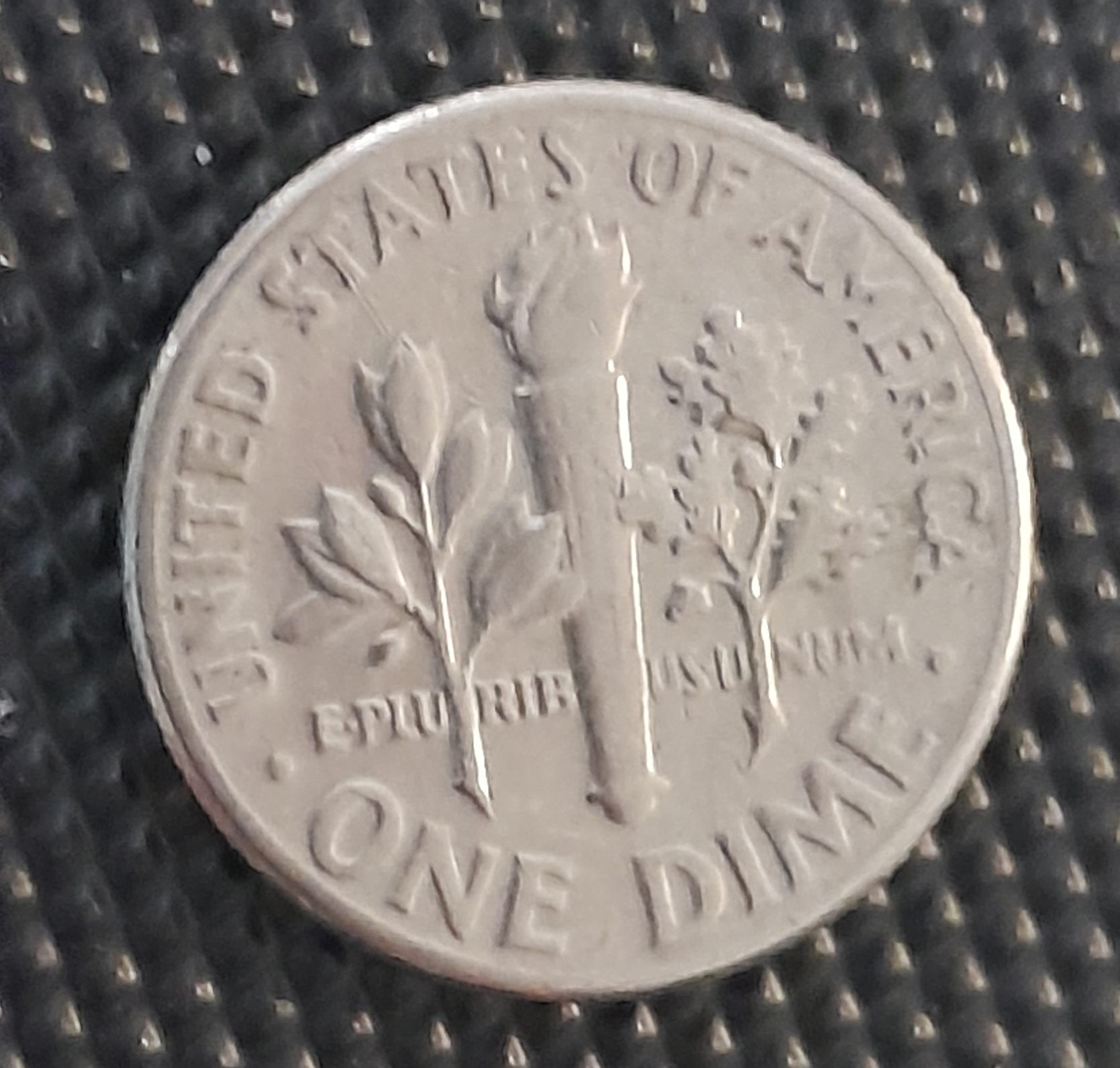 1976-D-Dime-Misaligned
