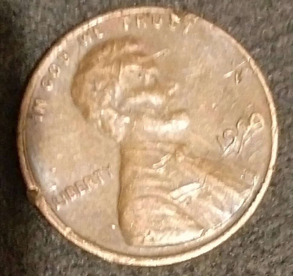 Error-On-Lincoln-Memorial-Penny-Makes-Date-Unrecognizable.....need-Help!!