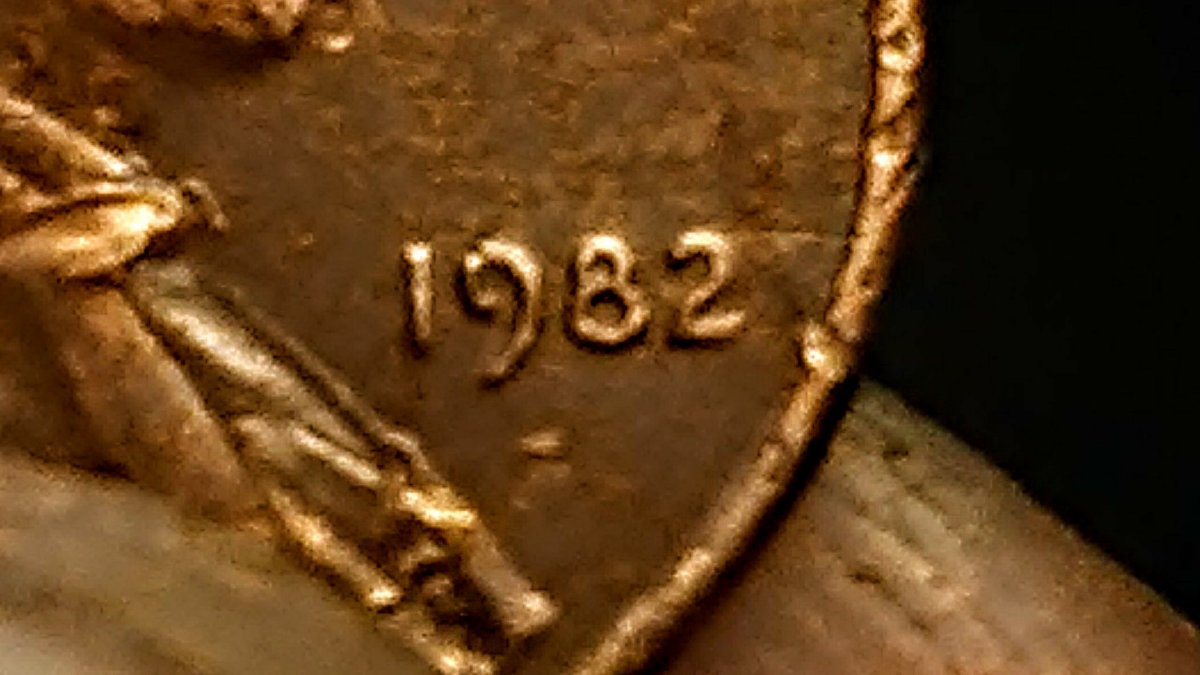 Need-Some-Help-With-A-1982-Small-Date-Lincoln-Memorial-Cent