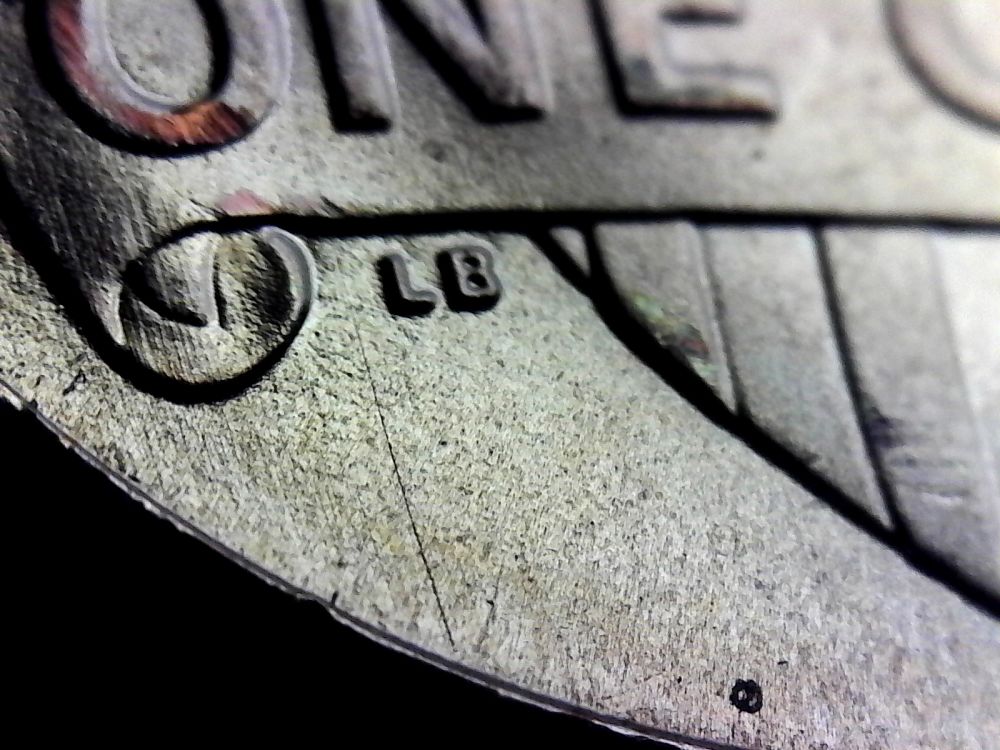 2016-Penny-But-With-A-Strange-Line-On-The-Reverse