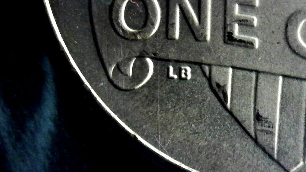 2016-Penny-But-With-A-Strange-Line-On-The-Reverse