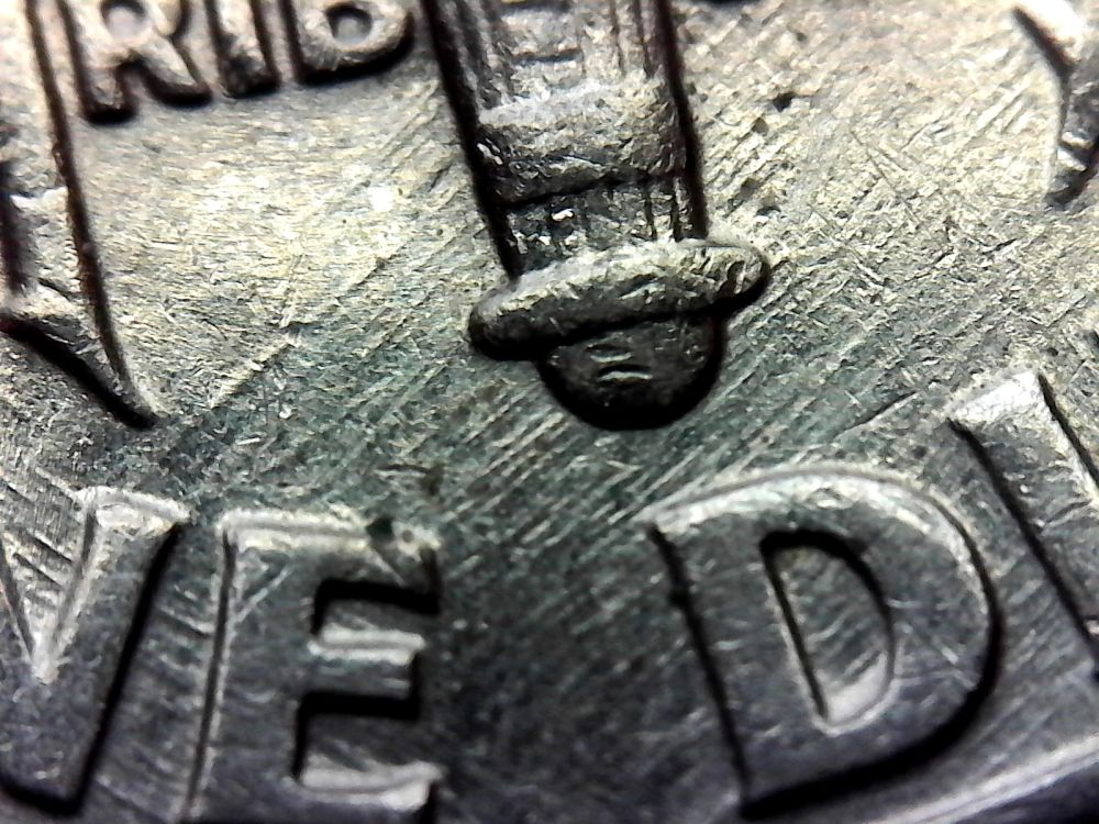 Is-This-Feeder-Finger-Damage?