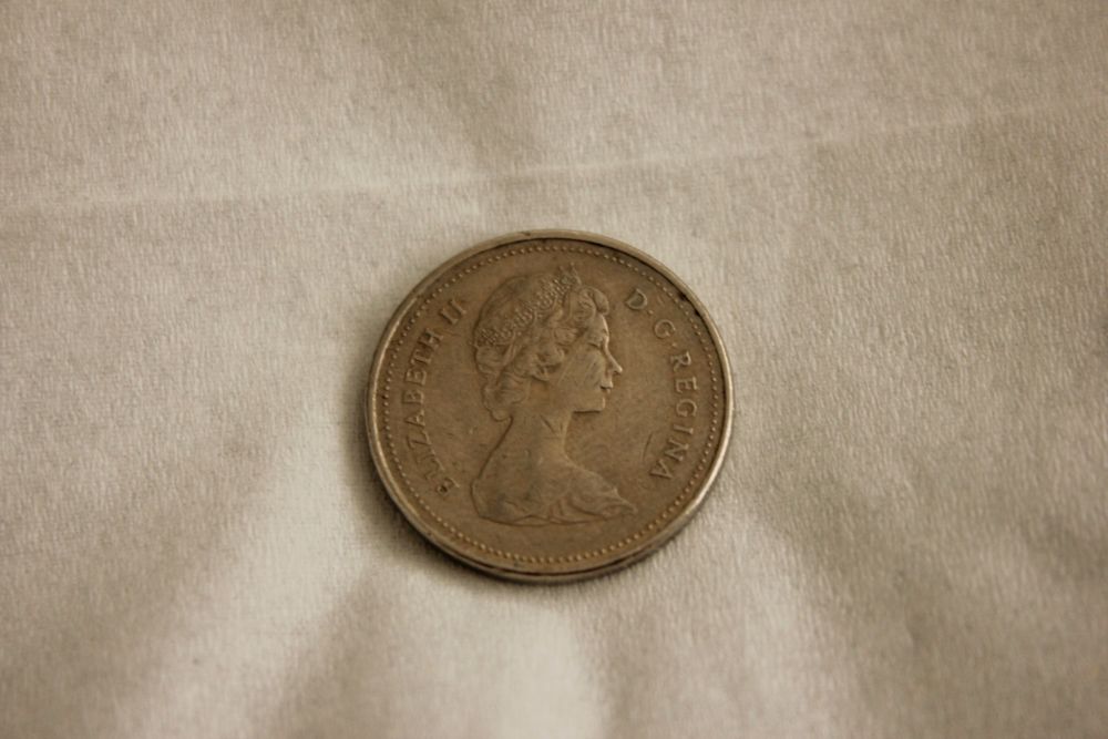 1986-Nickel-With-Queen's-Eye-Closed