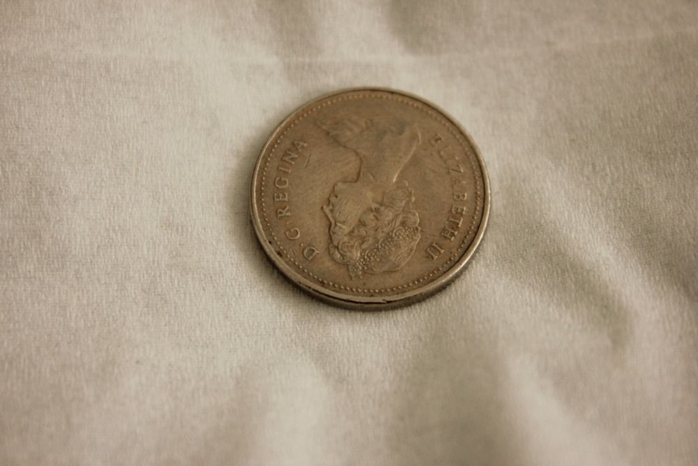 1986-Nickel-With-Queen's-Eye-Closed