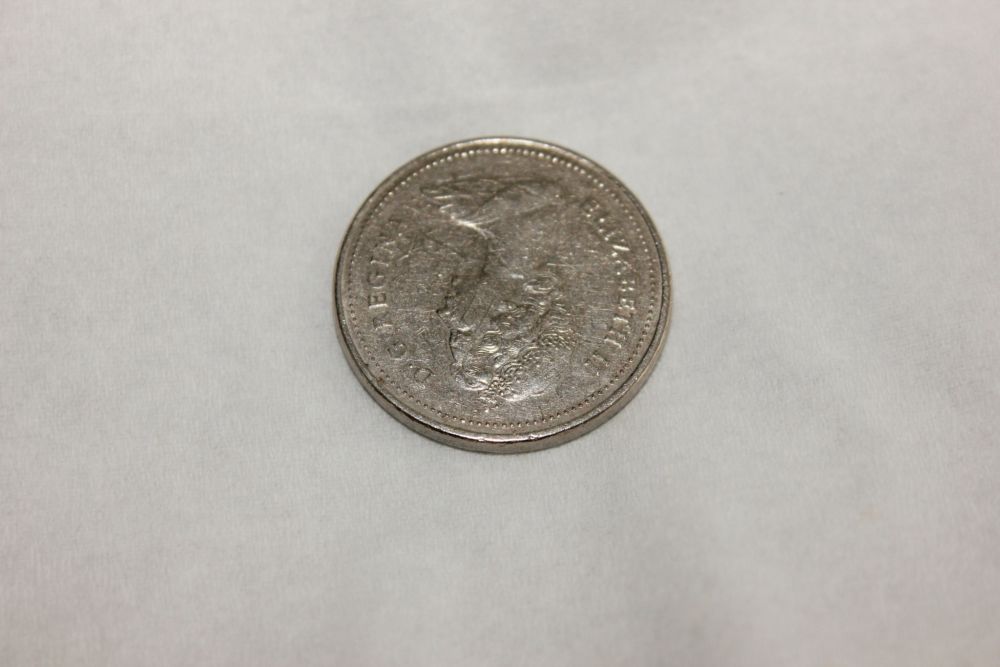 1986-Nickel-With-Queen's-Eye-Closed