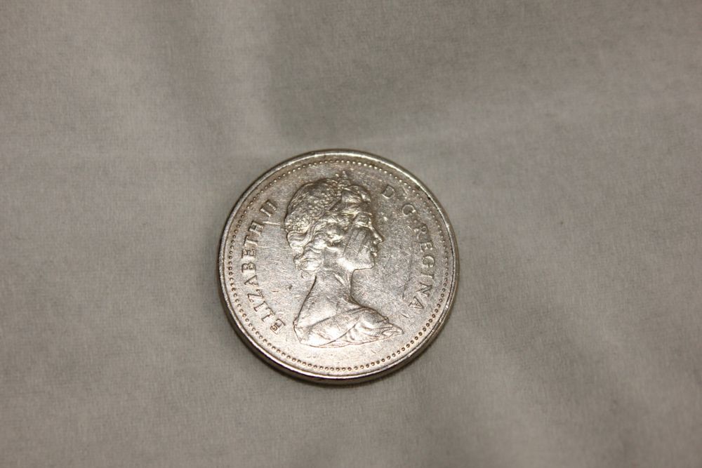 1986-Nickel-With-Queen's-Eye-Closed