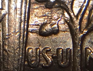 2004-P-Roosevelt-Dime.-Feeder-Finger-Damage,-Missing-Elements.