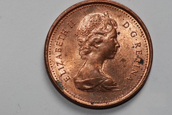 Lots-Of-Errors-On-A-1979-Penny