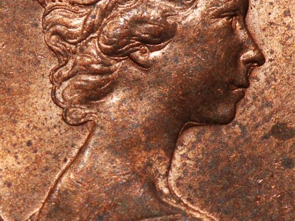 Lots-Of-Errors-On-A-1979-Penny