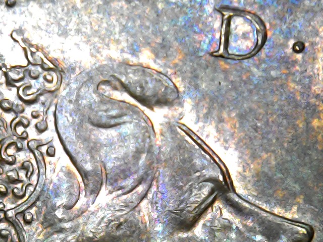 1971-&-1973-Double-Queens-Face/Crown/Bust/Beads-Common?