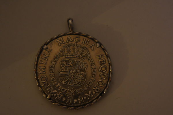 1757-Gold-8-Escudo-Coin---Any-Help?