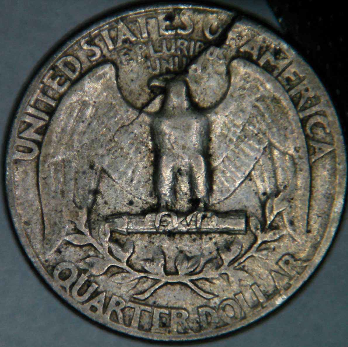 1941-25c-With-A-Broken-Neck