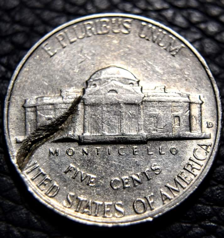 1958-D-Jefferson-Nickel--Fissure