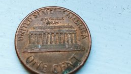 1990-Penny-DD-On-Reverse-On-United-States-Of--America-And-Faded-Letters