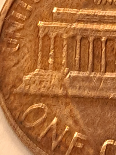1977-Lincoln-Penny-/-Shows-Shadows-On-Obverse-And-Reverse