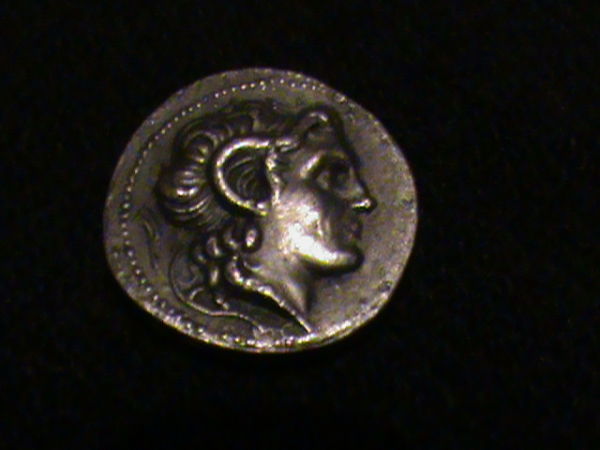 New-To-Forum.-Need-Help-Identifying-A-Coin.