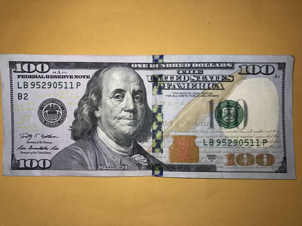 Rare-$100-Bill-With-Green-Security-Ribbon?