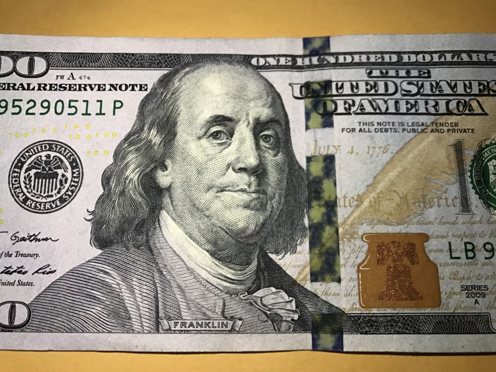 Rare-$100-Bill-With-Green-Security-Ribbon?