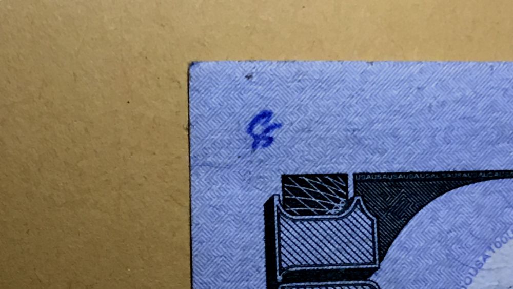 Rare-$100-Bill-With-Green-Security-Ribbon?