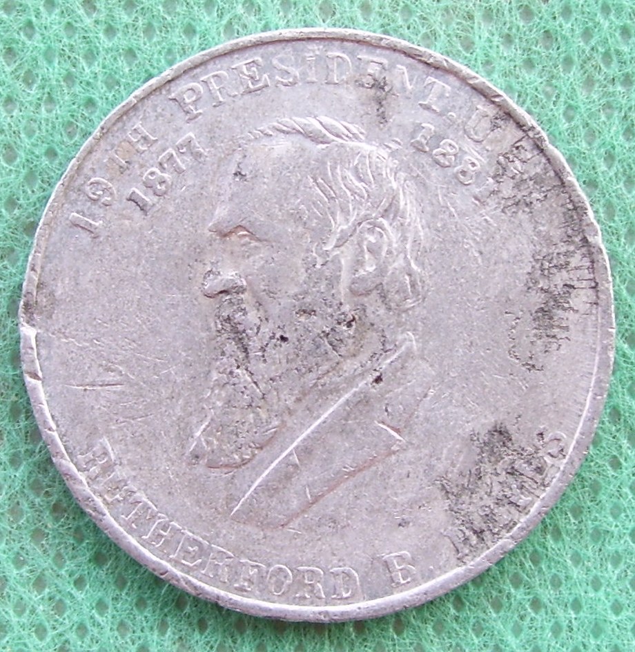 Could-You-Help-Me-To-ID-This-Piece-?