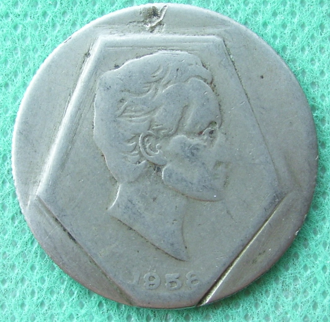 Could-You-Help-Me-To-ID-This-Piece-?