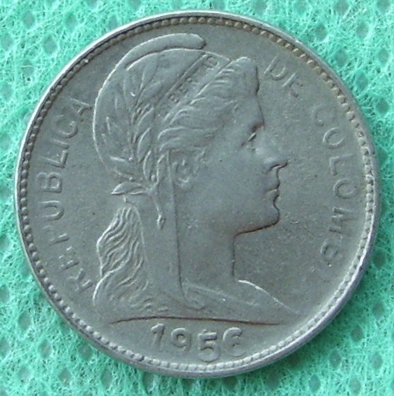 Could-You-Help-Me-To-ID-This-Piece-?