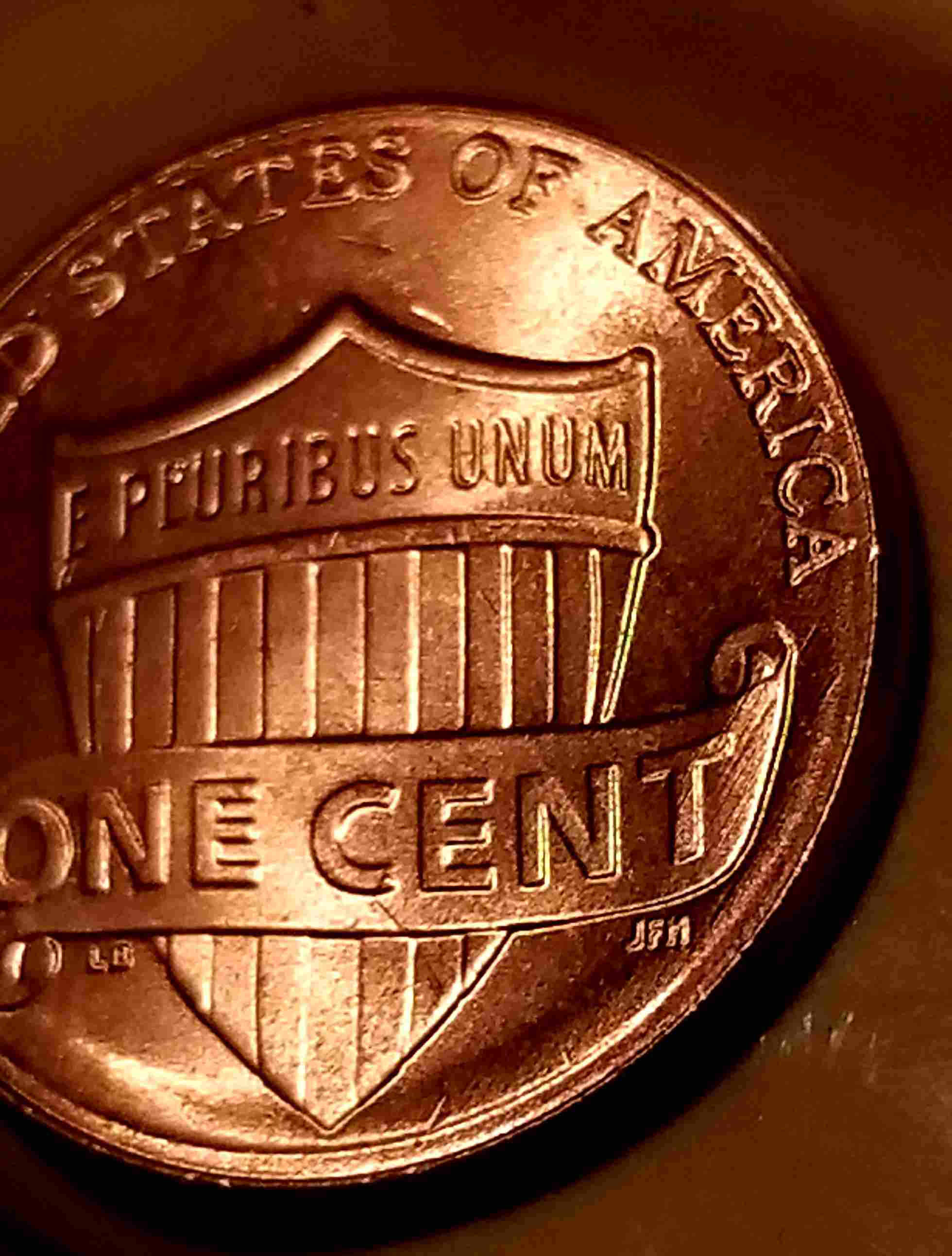 2018-D-Lincoln-Sheild-Penny--Heavy-On-Topfront-And-Bottom-Back,--Error?