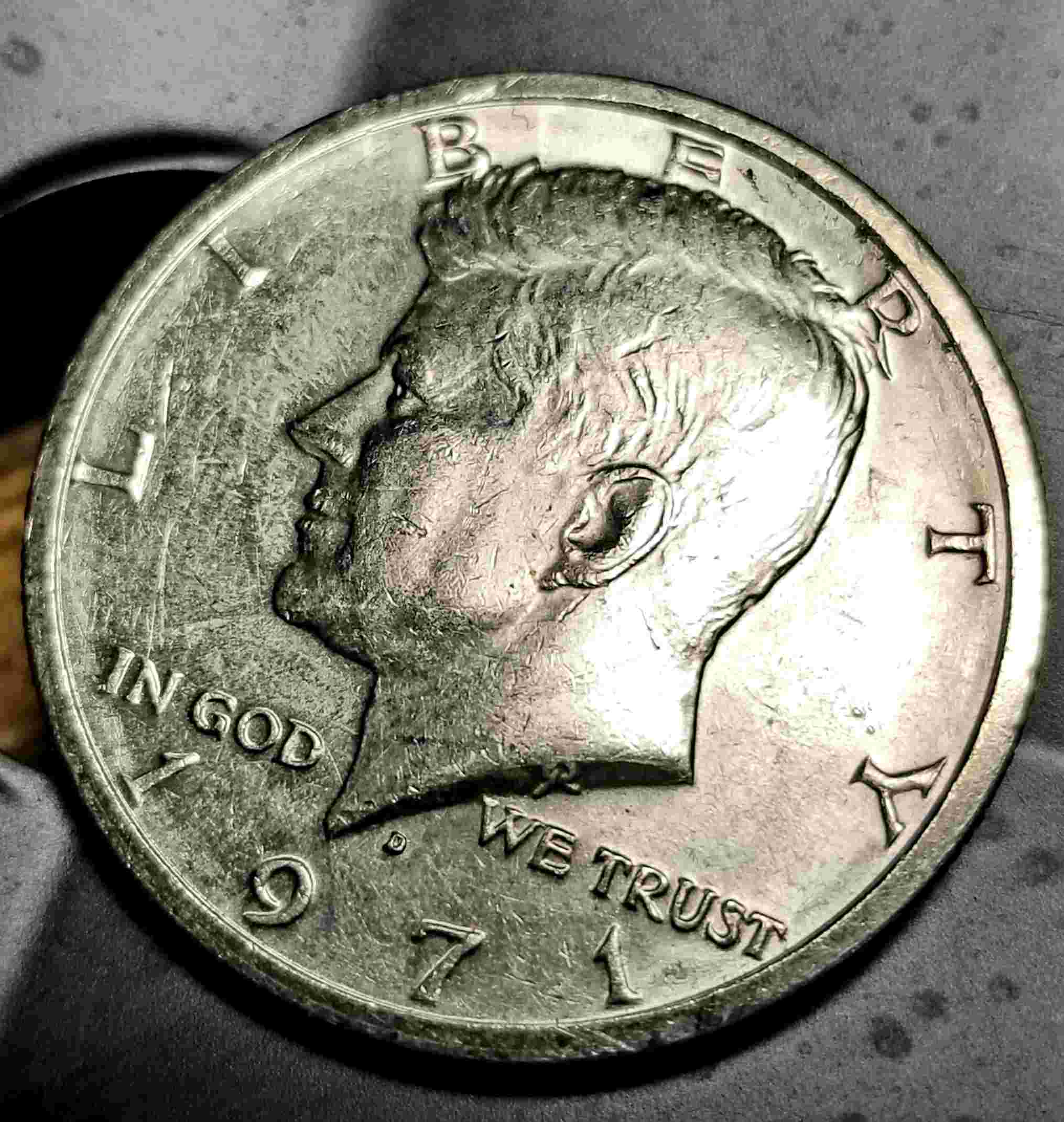 1971-D-Kennedy-Half-Dollar-Error-Coin-/-Tell-Me-It's-M.d-🤐