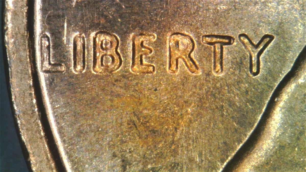 1983-Lincoln-Cent-Missing-1-On-The-Date...can-Barely-See-It-Via-Microscope