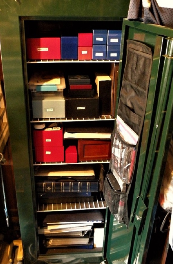 Do-You-Display-Or-Hide-Your-Coins?