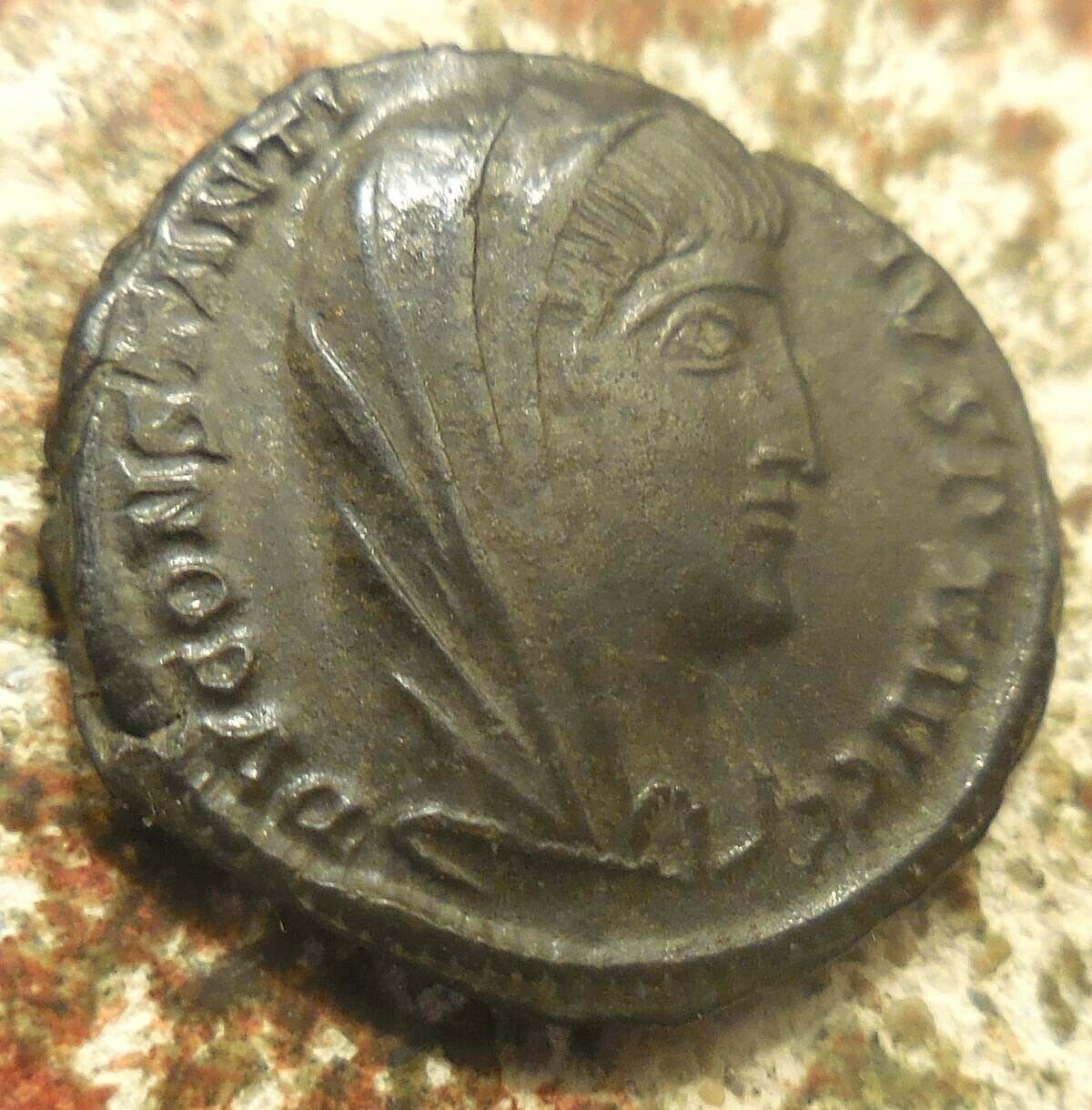 Do-You-See-Both-Of-Gods-Hands-Or-Only-One?--Divus-Constantine-I