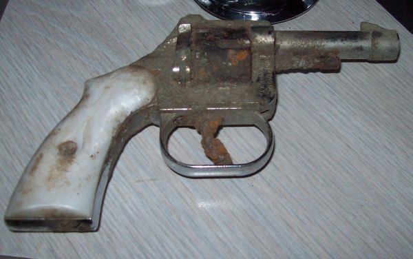 Anyone-Ever-Dig-Up-A-Gun?