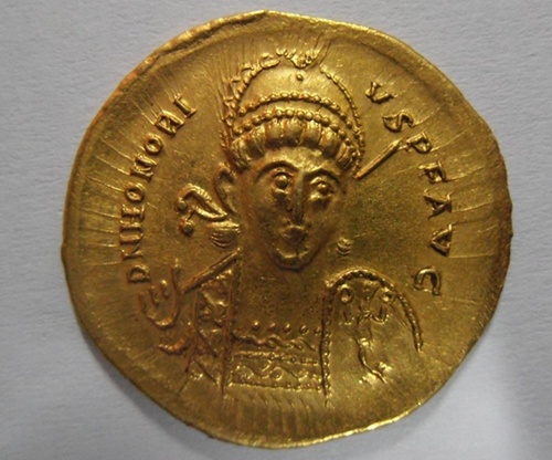Here-Is-One-|-Gold-Solidus-Of-Honorius