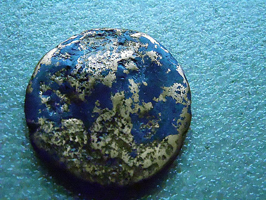 Can-You-Help-Me-Identify-This-Big-Shiny-Coin?