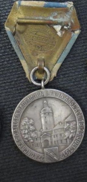 I-Have-A-Hand-Full-Of-Medals-I-Need-Help-Identifying