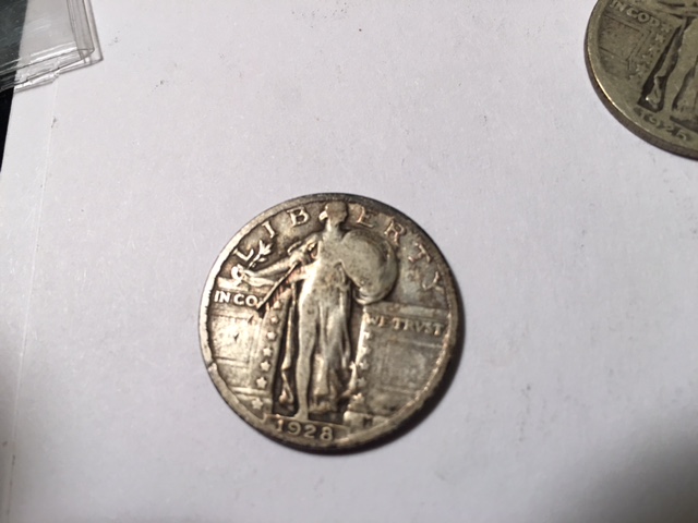 Odd-Anomaly-On-Standing-Liberty-Quarter