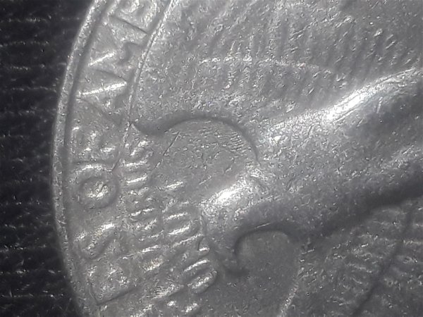 1983-Quarter-Errors-On-Reverse-And-Obverse-Filled-P-Line-From-Wing-To-