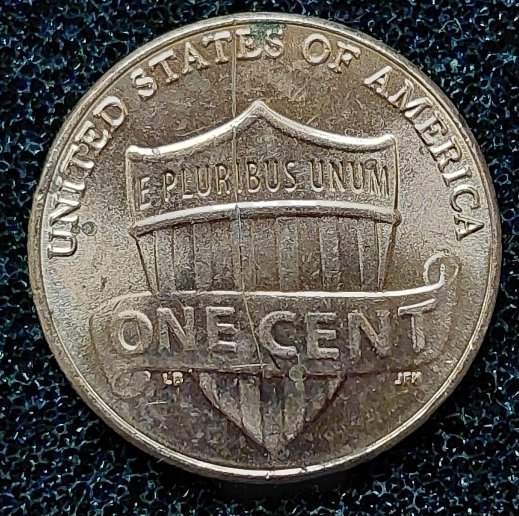 2020-D-Cent-Reverse-Die-Crack?