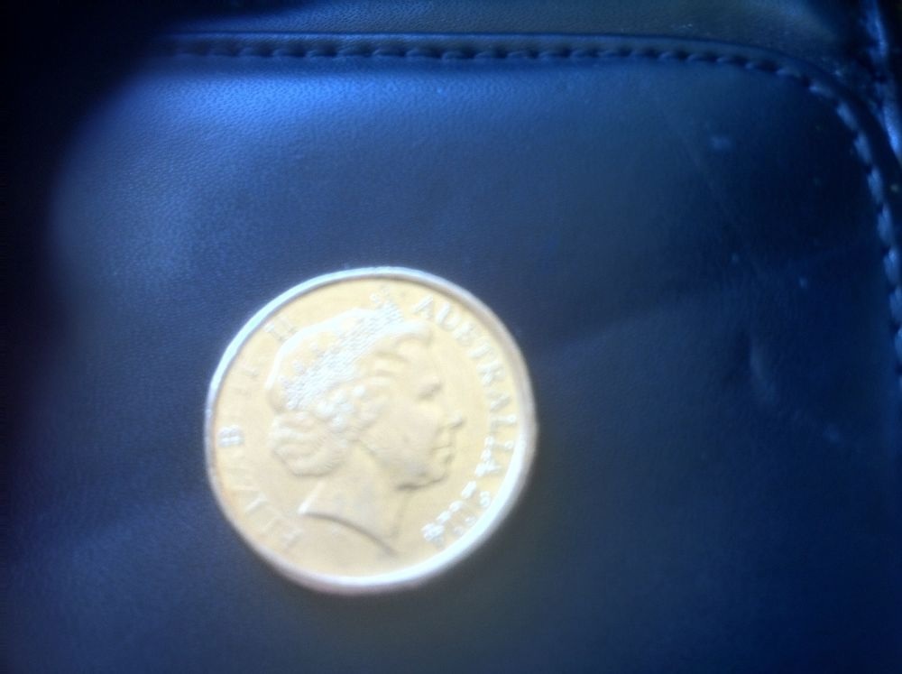 2014-$2-Remembrance-Coin-Error---'Elizabeth'