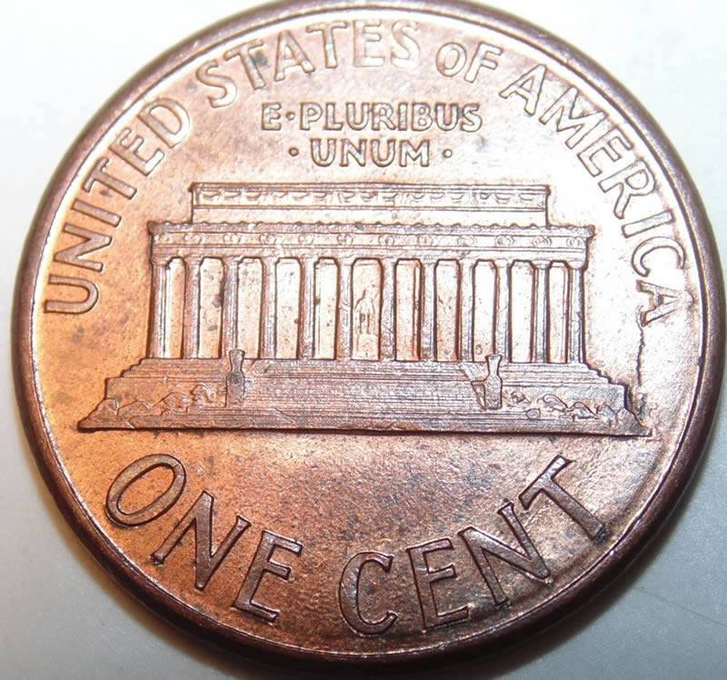 1990-Penny-With-Die-Crack-Through-Designers-Mark,-Maybe!