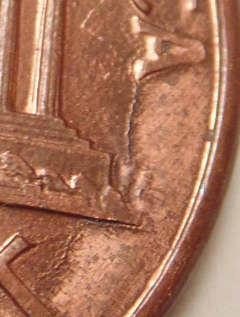1990-Penny-With-Die-Crack-Through-Designers-Mark,-Maybe!
