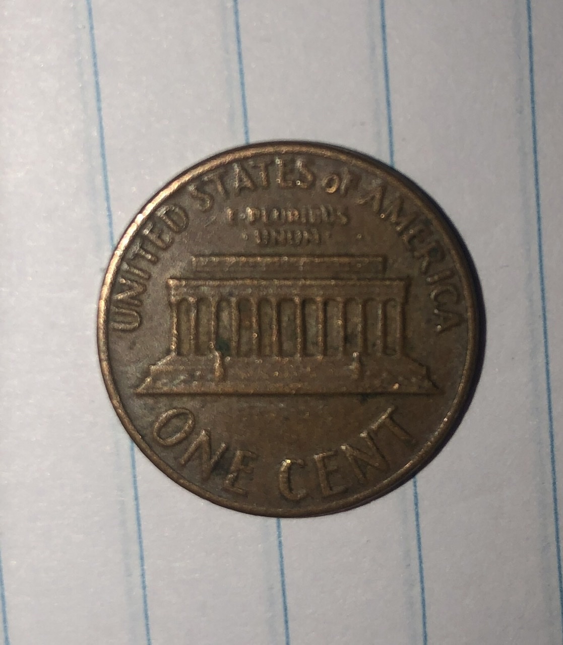 1970-Lincoln-Memorial-Cent-With-Floating-Roof-With-No-FG-Initials