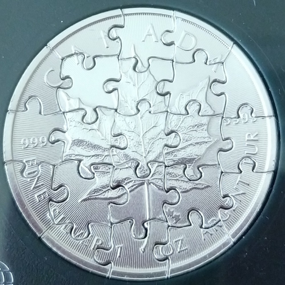 2014-Canadian-Maple-Leaf-Disjointed