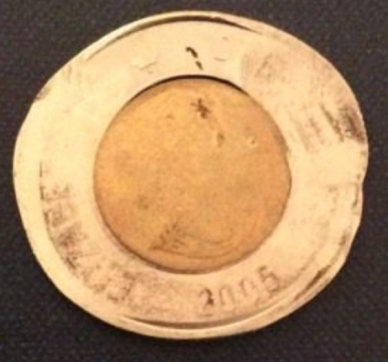 2005-Toonie....mint-Error?-Very-Weird.