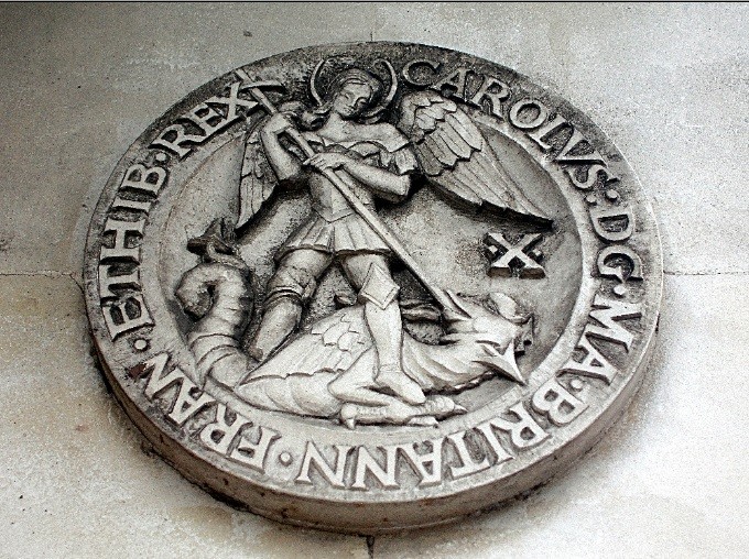 Coins-On-Old-Barclays-Bank-In-Maidstone,-Kent,-England