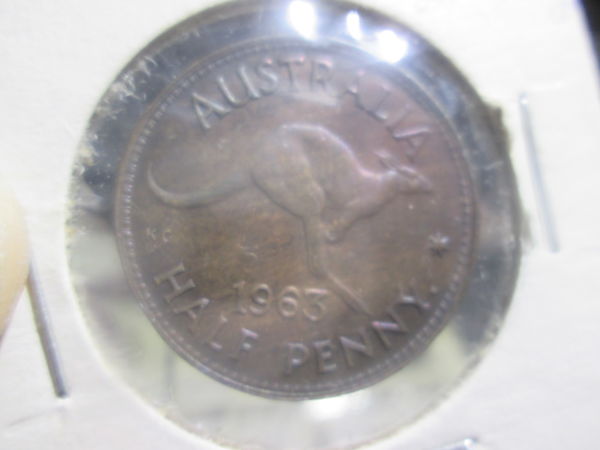 Help-With-Uncirculated-Australian-Pennies-And-1/2-Pennies