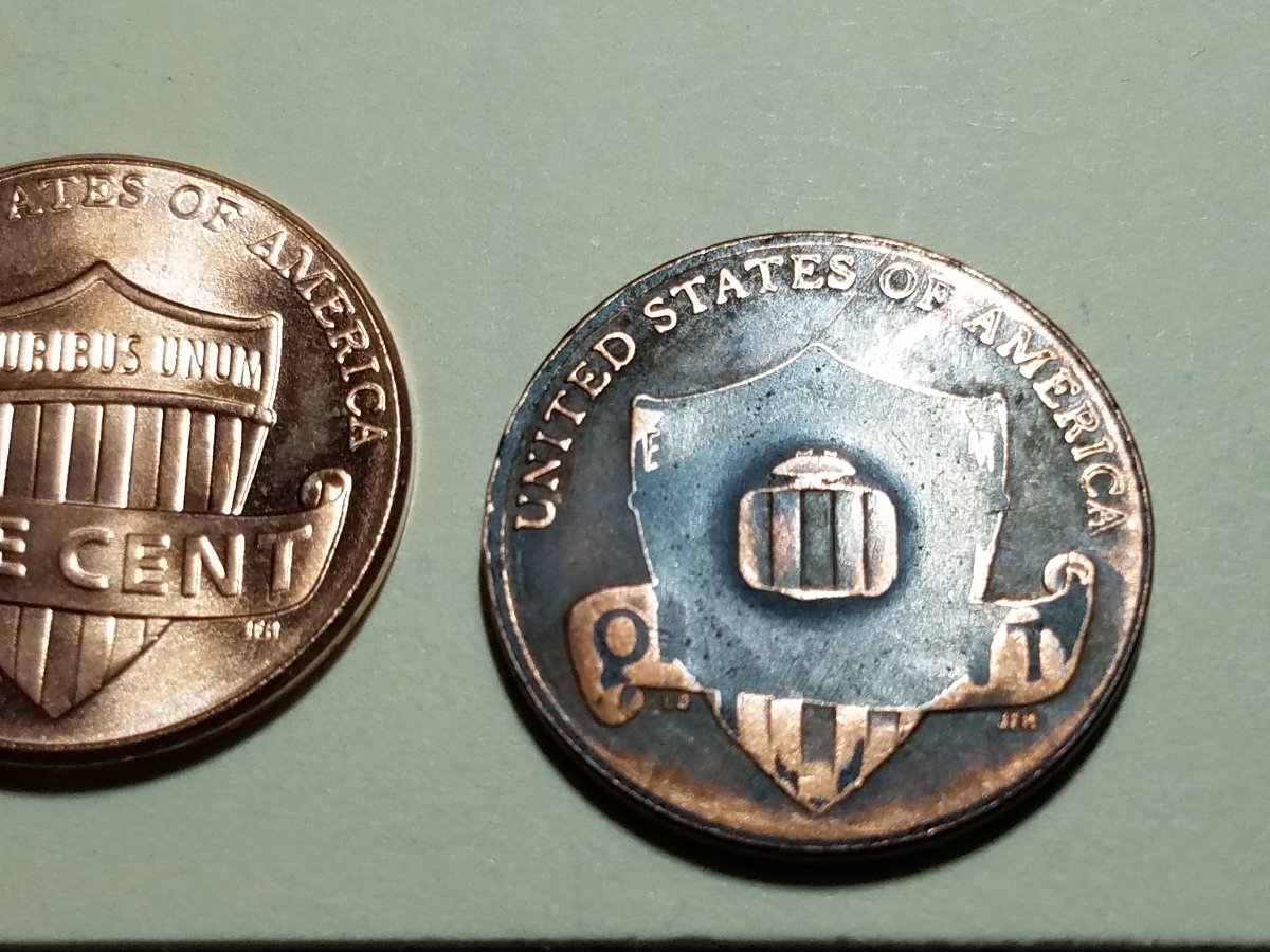 2014-Lincoln-Penny;-Odd-Image-Over-Shield