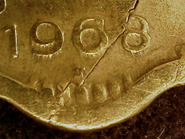 1968-India-Republic-10-Paise-Struck-On-A-Cracked-Planchet
