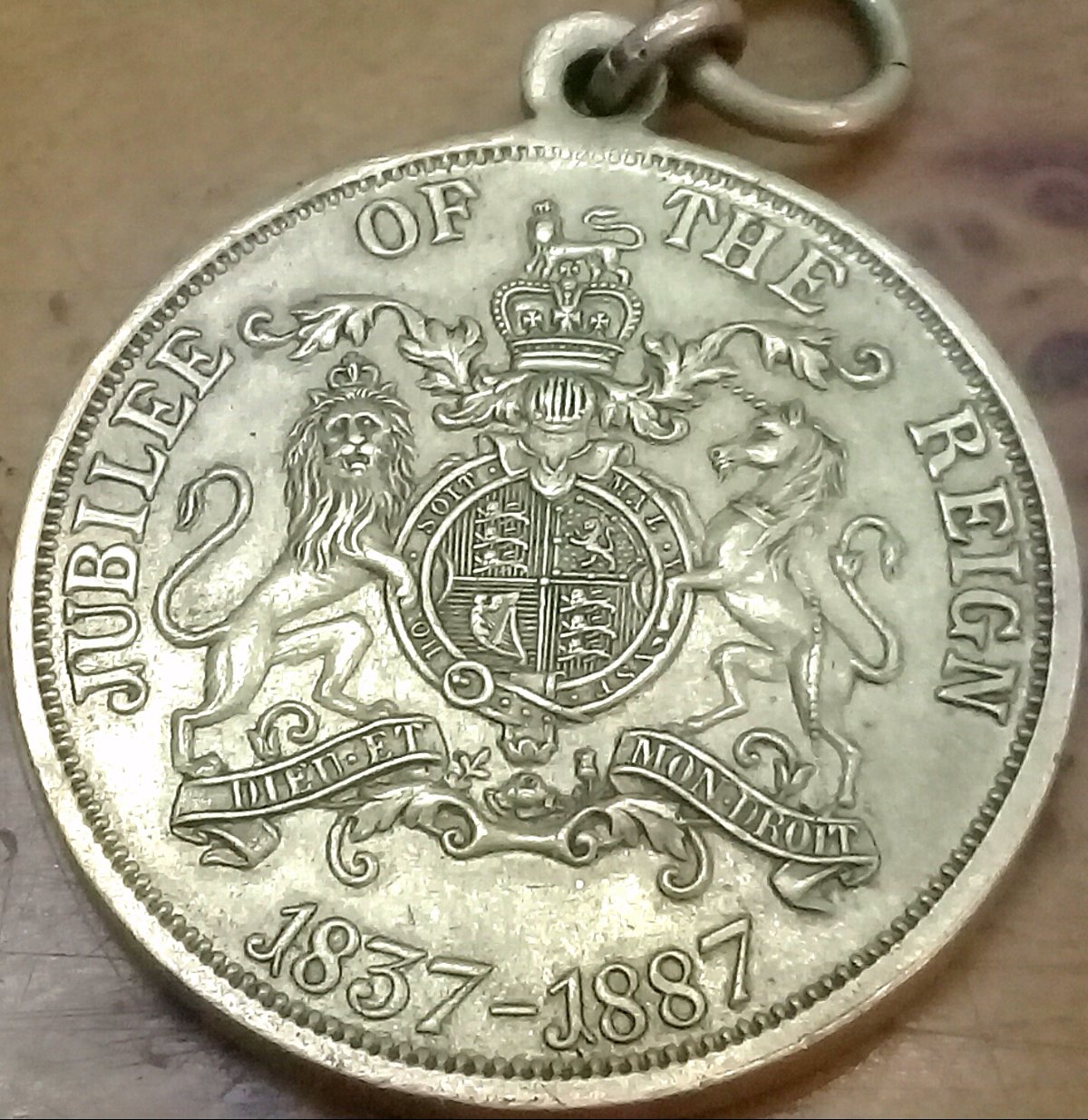 Vicotia-Queen-Medal-1837-1887