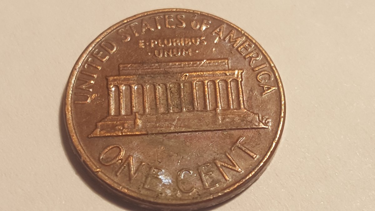 Need-Help-Identifying-Error-On-The-Reverse-Of-My-1977-D-Lincoln-Memor-Penny